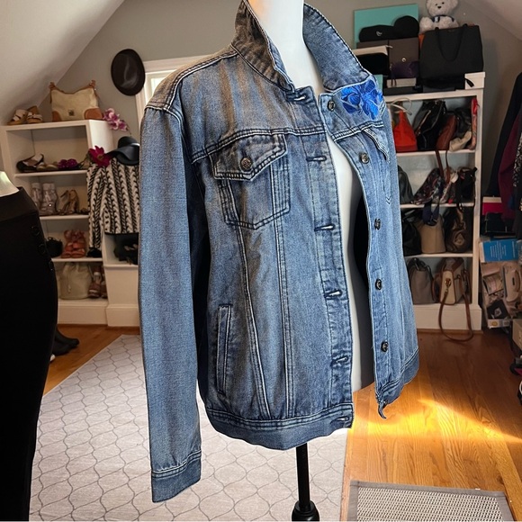 Seven7 Women's Blue Large Denim Jacket with Floral Embroidery - Picture 7 of 8